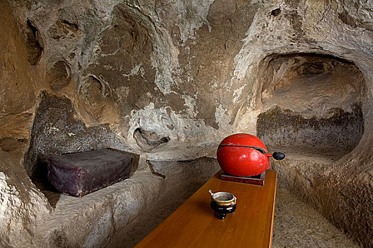 山西绵山-古代高僧修行的山洞