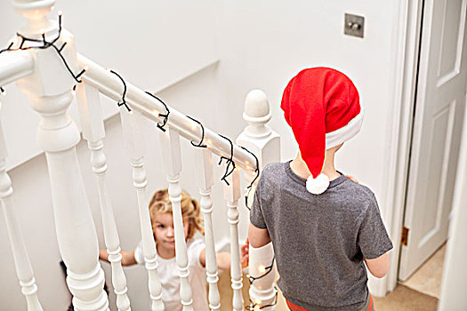 男孩,女孩,急促,楼梯,圣诞节,一个,戴着,圣诞帽