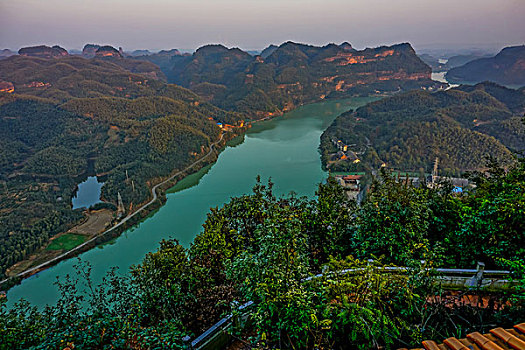 山,丹霞,水电站,蓝天,河流,田野风光,山脉,水库,旅行,地质公园,丹霞地貌,灌木,树,草,水潭,素材,平面设计