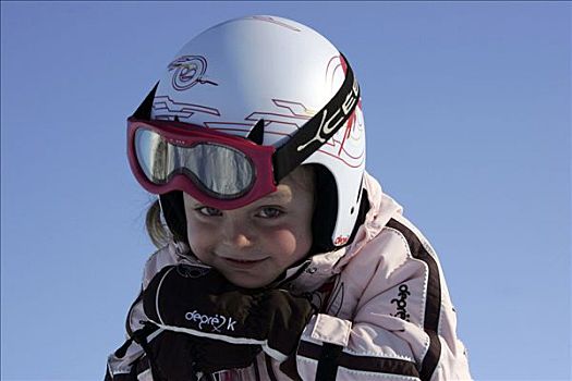 法国,阿尔卑斯山,肖像,小女孩,滑雪护目镜,头盔