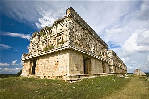 仰视,古遗址,宫殿,乌斯马尔,尤卡坦半岛,墨西哥