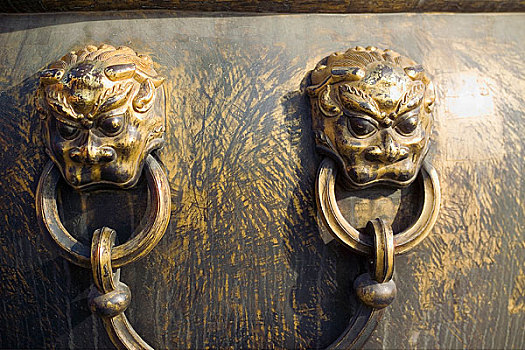 故宫中的铜兽缸