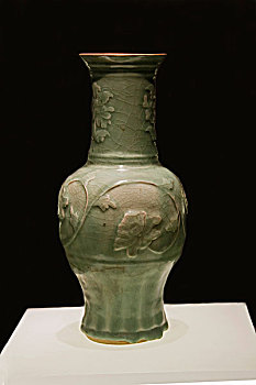 青釉堆花瓷瓶