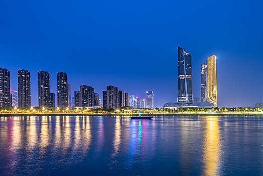 中国江苏南京地标建筑南京眼步行桥建筑夜景