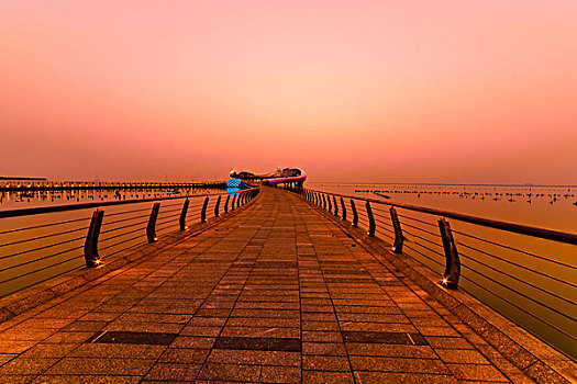 苏州湾阅湖台夜景