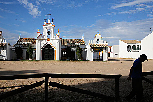 偏僻寺院,西班牙