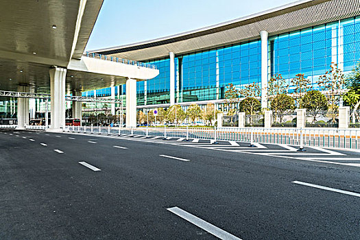 机场高速公路和建筑