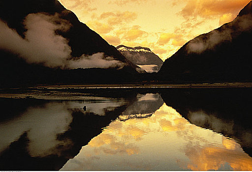 日落,上方,米尔福德峡湾,峡湾国家公园,南岛,新西兰