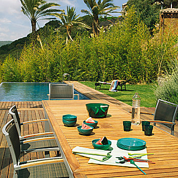 风景,木质露台,户外进餐,区域,靠近,游泳池,植被,棕榈树,背景