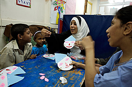一群孩子,参加,概念,治疗,孩子,演讲,听,困难,联合国儿童基金会,居民区,亚历山大,埃及,五月,2007年