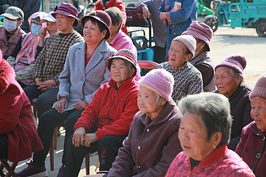 山东省日照市,庄户剧团进农村,农民登台唱大戏