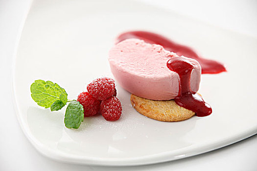 树莓冻糕,奶油饼干
