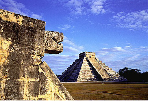 卡斯蒂略金字塔,奇琴伊察,墨西哥