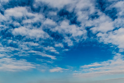 冬季天空蓝天毛卷白云自然景观