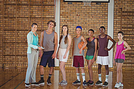女性,教练,高中,儿童,站立,篮球场,头像