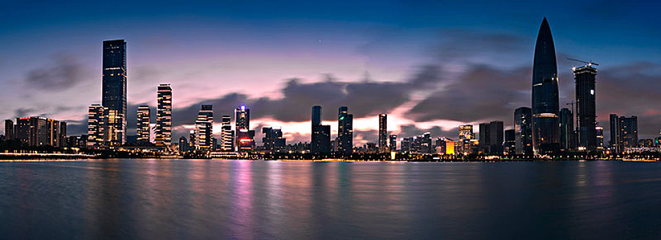 中国广东深圳南山后海湾都市夜景