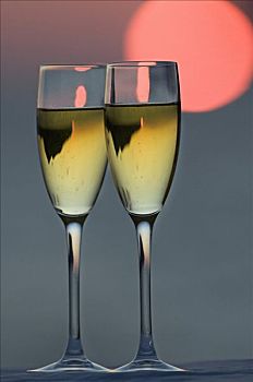 两个,玻璃杯,香槟,日落