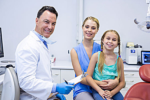 头像,微笑,牙医,女病人,牙科诊所