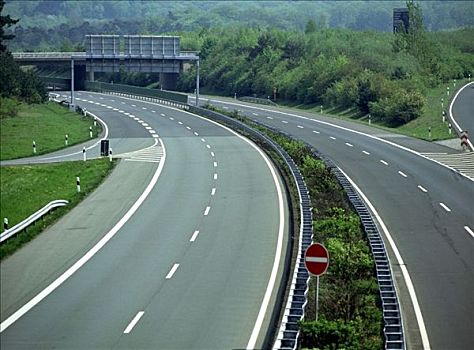 空,高速公路