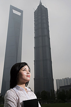 中国人,女人,靠近,摩天大楼