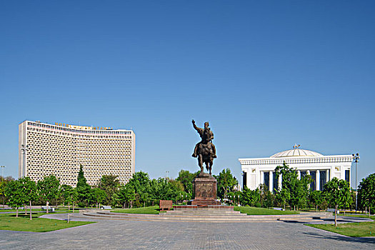 乌兹别克斯坦人民大会堂