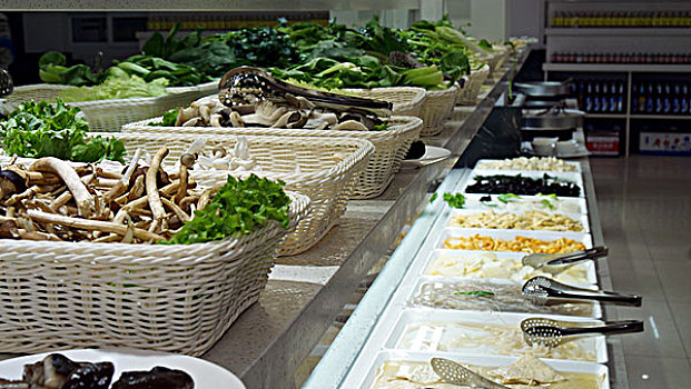 海鲜自助涮羊肉火锅菜品水果区