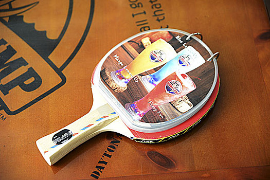 阿甘虾餐厅,乒乓球拍形状的餐单,香港山顶凌霄阁