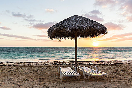海滩伞,两个,沙滩椅,日出,海洋,干盐湖,圣露西亚,古巴