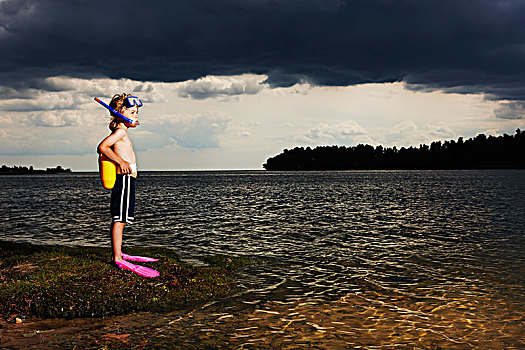 男孩,站立,海滩,游泳,瑞典