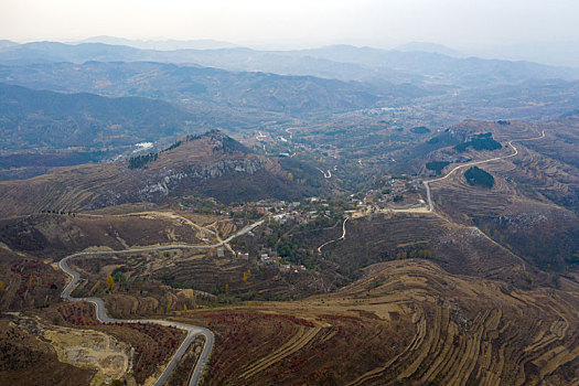 航拍莱芜茶叶口镇的美丽乡村