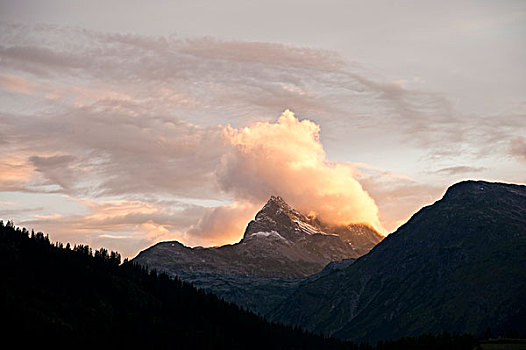 阿尔卑斯山