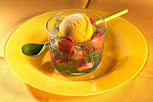 水果沙拉,芒果冰淇淋
