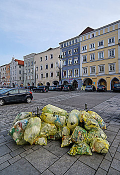 德国,巴伐利亚,上巴伐利亚,城市广场,黄色,袋,垃圾分类