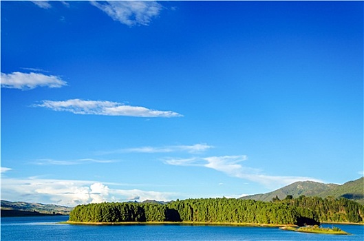 蓝湖,绿色,山