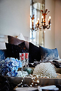 蓝色,绣球花,玻璃,香槟,珠子,项链,托盘,卧室