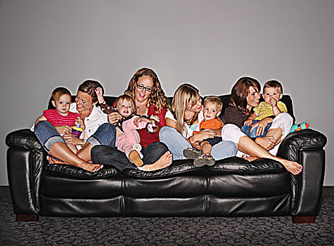 四个,母亲,孩子,沙发,艾伯塔省,加拿大