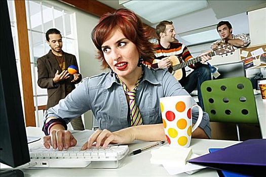 职业女性,电脑,三个,商务人士,演奏,后面