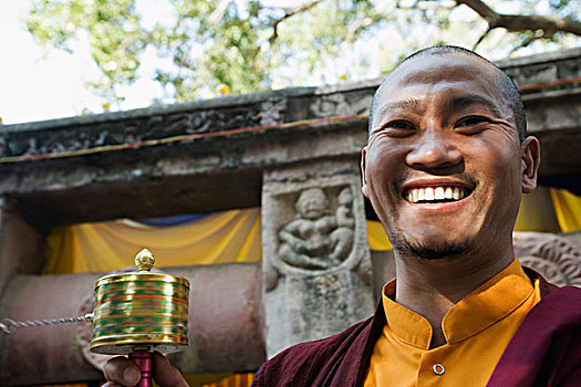 僧侣,拿着,转经轮,微笑,比哈尔邦,印度