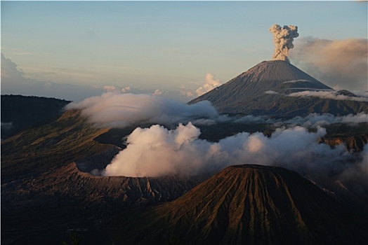 婆罗摩火山
