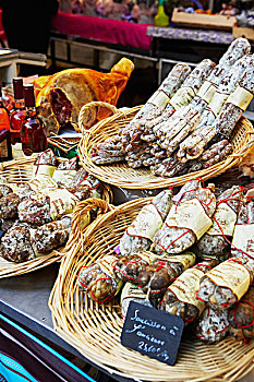 香肠,出售,市场,摊亭,普罗旺斯地区艾克斯,罗讷河口省,普罗旺斯,法国