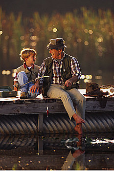 爷爷,孙子,钓鱼,码头