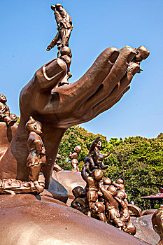 无锡灵山大佛景区,百子戏弥勒,大型青铜雕塑
