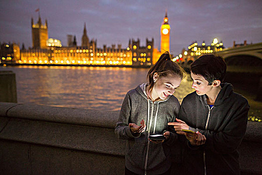 美女,光亮,智能手机,相对,威斯敏斯特宫,伦敦,英国