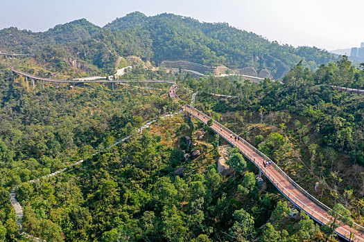 航拍广东珠海香山湖公园香山云道