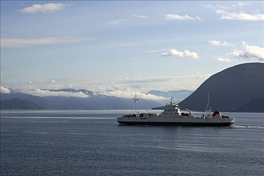 车辆渡船,松恩峡湾,挪威,斯堪的纳维亚,欧洲