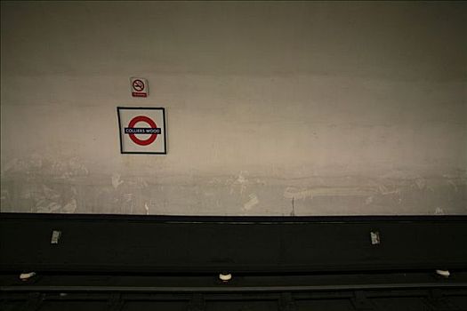 标识,脏,灰色,墙壁,室内,木头,地铁站,伦敦,英格兰,英国,欧洲