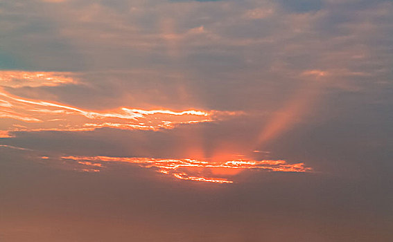 彩霞天空