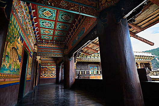 长廊,寺庙,柱子,花纹,走廊,横梁,壁画