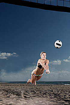 女青年,玩,沙滩排球