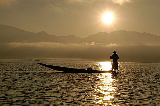 日出,渔民,种族,排,小,船,茵莱湖,掸邦,缅甸